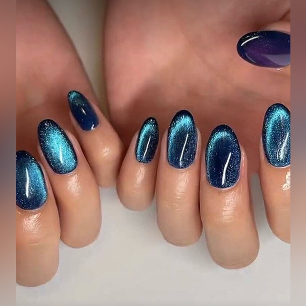 Teal Metallic Cat Eye Medium Oval Nail Kit, 24-Piece Press-On Nails, New - Picture 2 of 10